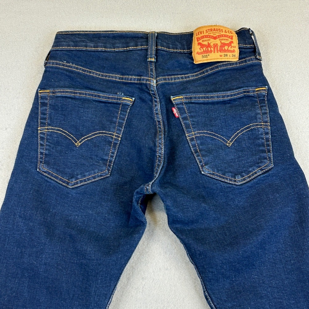 Levi's 501 Jeans Mens 28x34 (Fits 27x31) Blue Dark Wash Straight Leg Button Fly - Picture 5 of 11